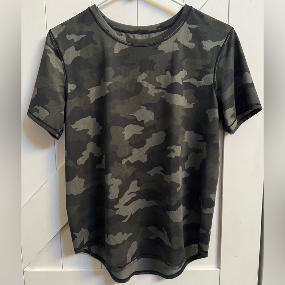 NWOT Lululemon High-Neck Running and Training T-Shirt Camo Olive Size 8